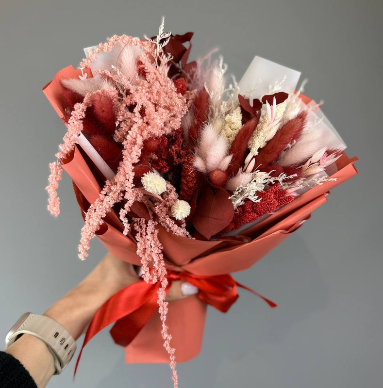 Букет из сухоцветов "Алые паруса" Букет из сухоцветов "Алые паруса"