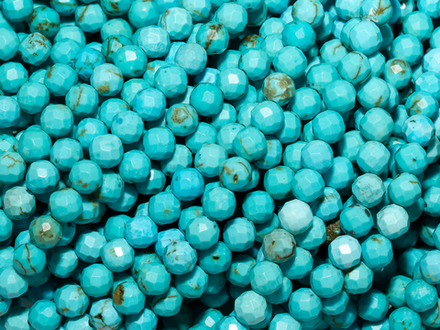 Нить бусин из турквенита 4,5мм, огранка