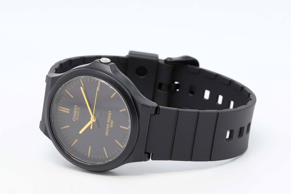 Мужские наручные часы Casio Collection MW-240-1E2