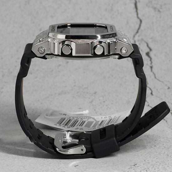 Наручные часы Casio GM-5600GC-1D