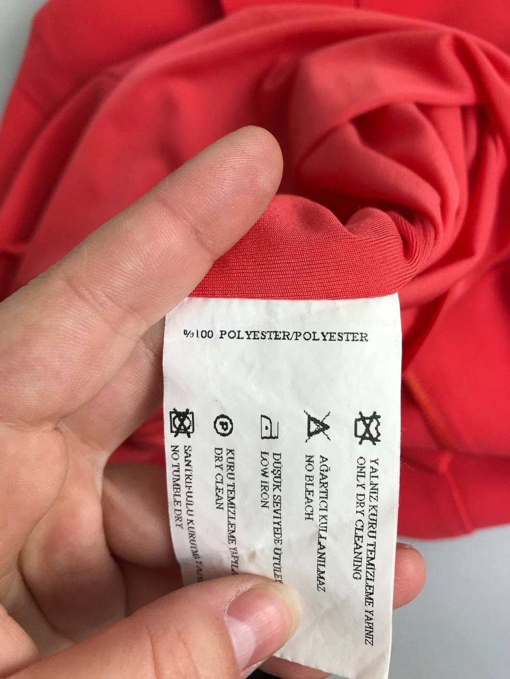 Платье лаконичное красное 42 размер