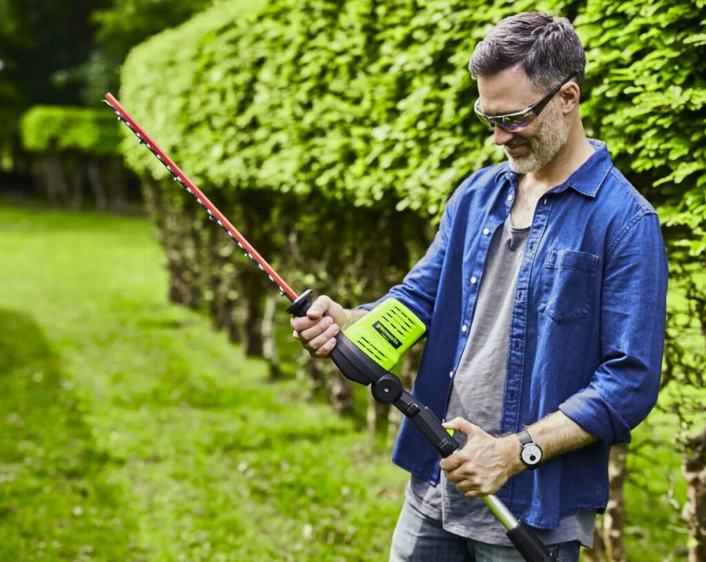 Кусторез штанговый аккумуляторный GREENWORKS GD60PHT61 60В,51см,б/щ,без АКБ и ЗУ (2301107)