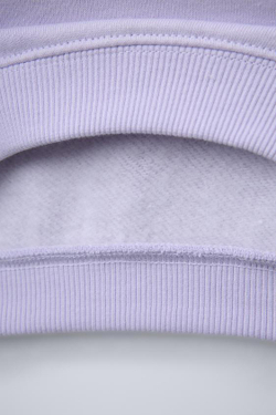 ZARA УТЕПЛЕННАЯ ТОЛСТОВКА С ПРИНТОМ, ЦВЕТ МАЛЬВЫ