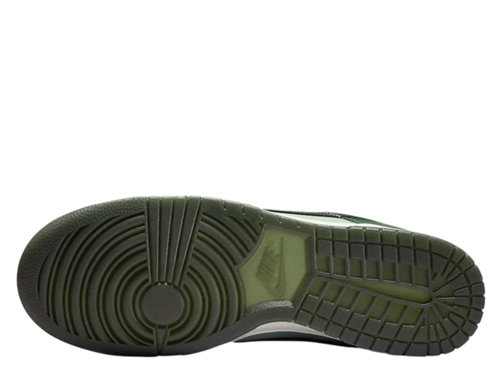 Кроссовки Nike Dunk Low Retro SE