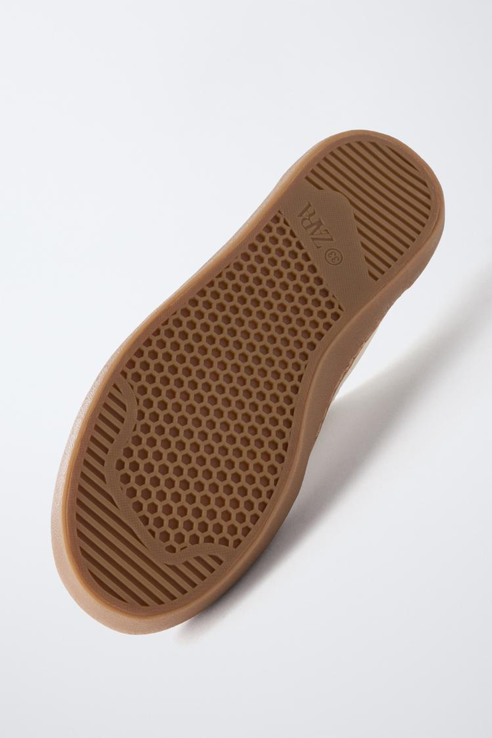 ZARA КРОССОВКИ С КАПИБАРОЙ CAPYFUN ©, БЕЛЫЙ