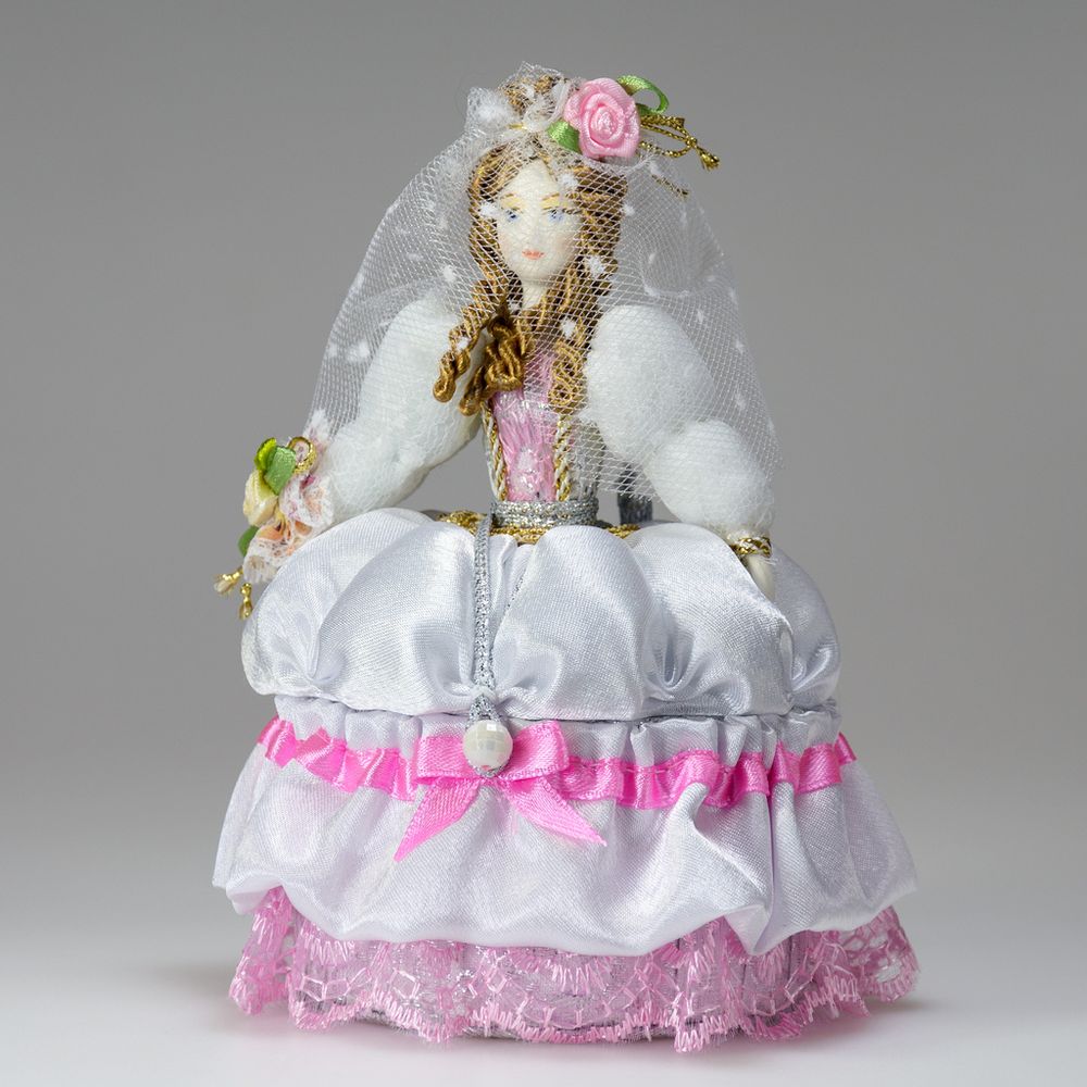 Кукла-шкатулка с ложементом Невеста