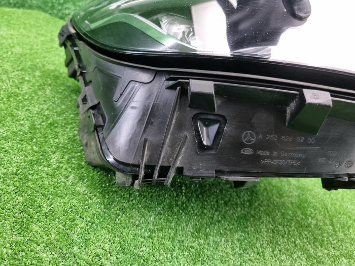 Фара правая Mercedes GLC X253 (2015-2019) LED