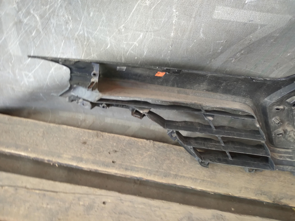 Решетка радиатора Renault Kaptur 16-21 Б/У Оригинал 623103985R