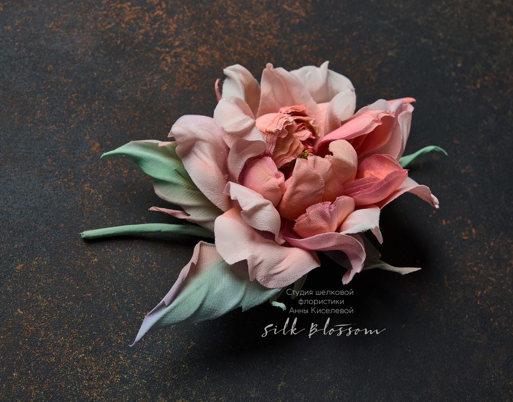 Брошь из шелка - Роза Бэль пудрово-розовая