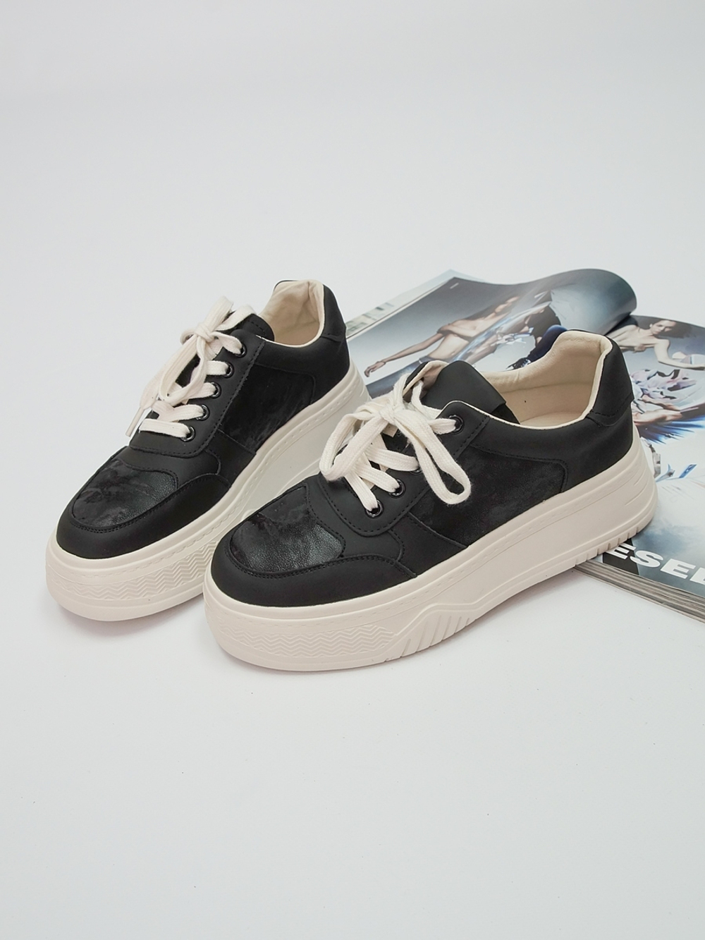 Кроссовки женские демисезонные