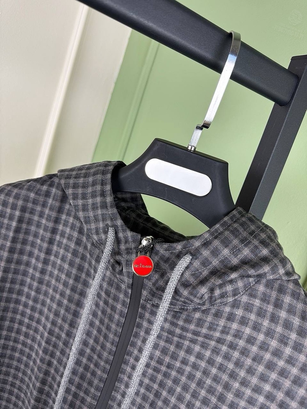 Рубашка с капюшоном Kiton