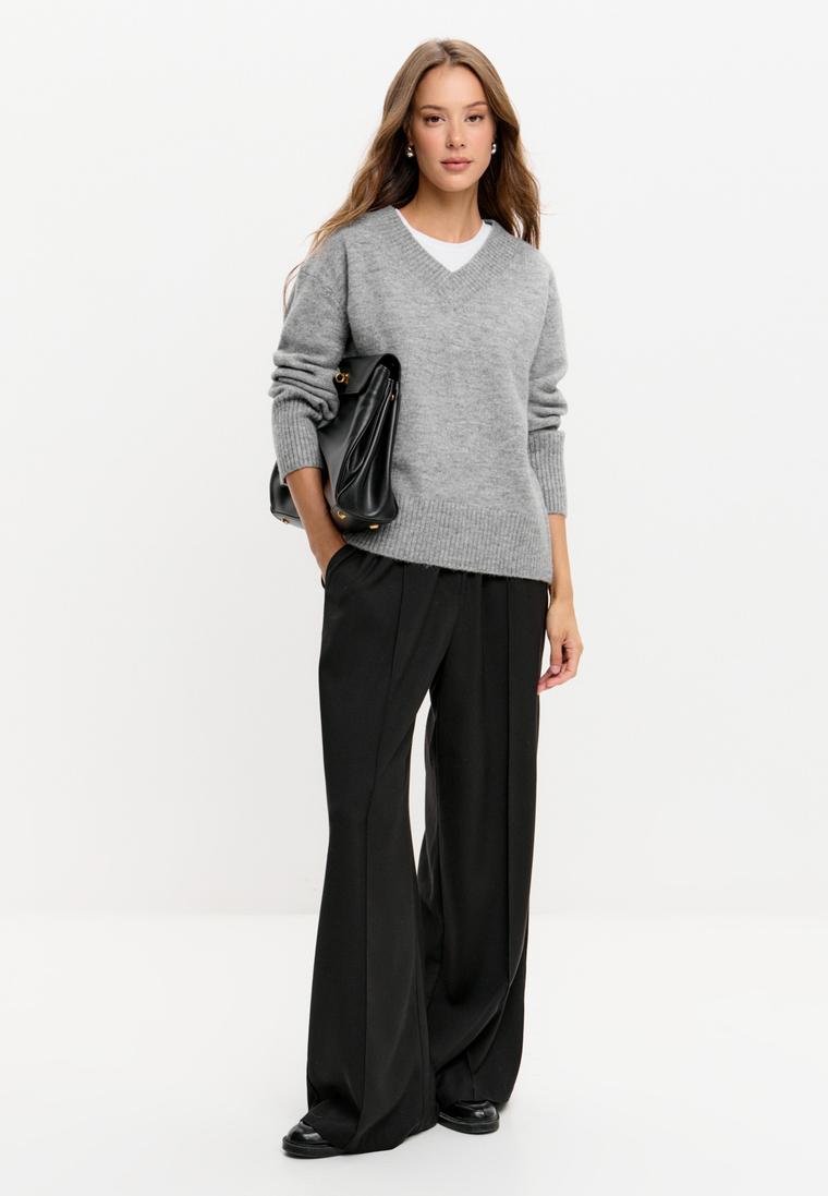 Пуловер с V-образным вырезом