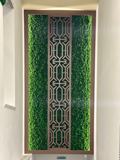 Вертикальное озеленение стабилизированным мхом зала заседания Дома Правительства Республики Адыгея