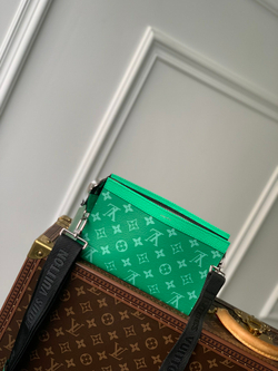 Louis Vuitton Gaston Wearable Wallet