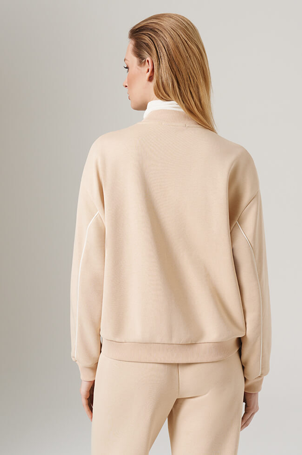 1899 Толстовка женская (бежевый)