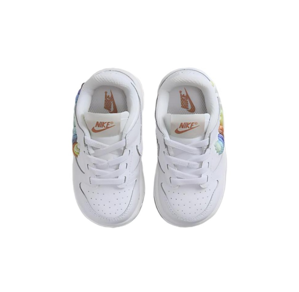 Детские кроссовки Nike Dunk Low SE 'Rainbow Lace Swoosh White' FQ1924-100