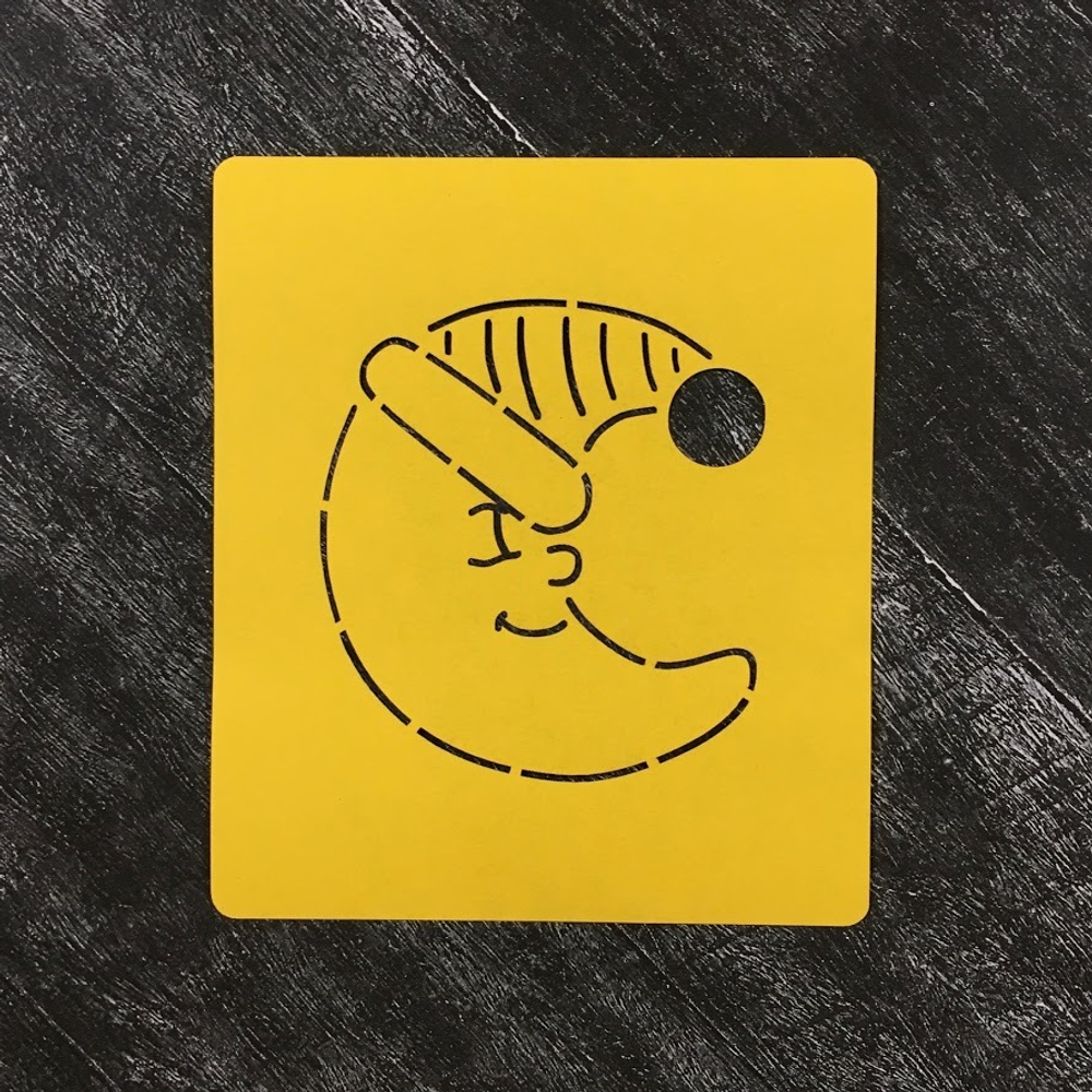 Месяц №3 в шапочке