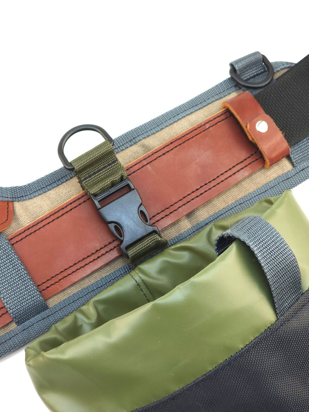 Сумка поясная самозакрывающаяся для крепежа