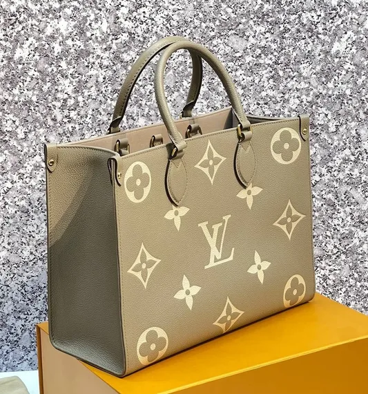 Сумка Louis Vuitton Onthego бежевый