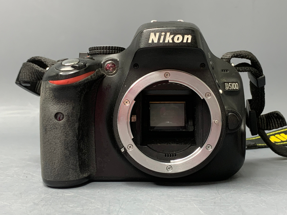 Nikon D5100 Kit 18-55mm 3.5-5.6G VR 11506 Кадров