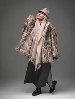 Короткая шуба / натуральный мех опоссум