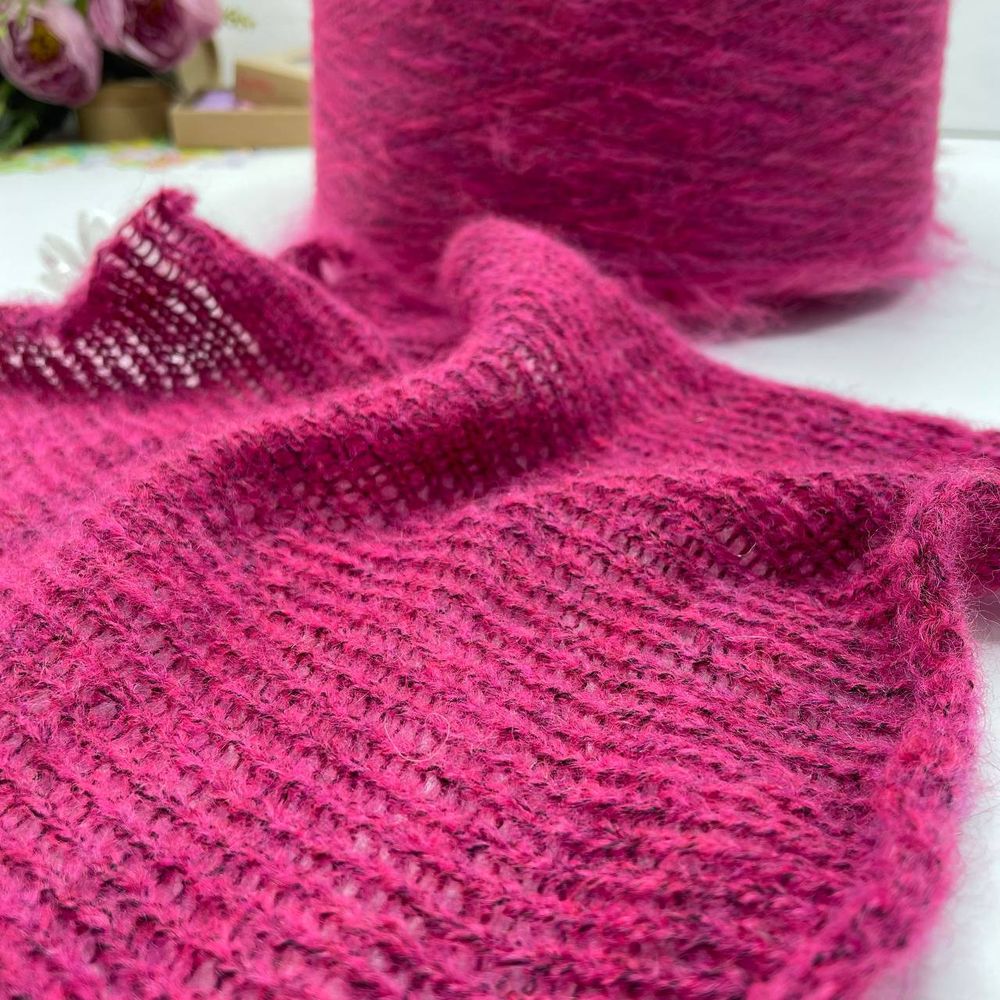 LAGOPOLANE 18% вспушенный меринос 17% полиамид 46% полиакрил 15% нейлон 4% др. волокна