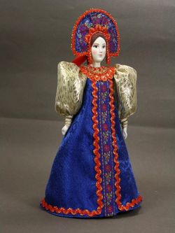 Сувенирная кукла в круглом прямом кокошнике