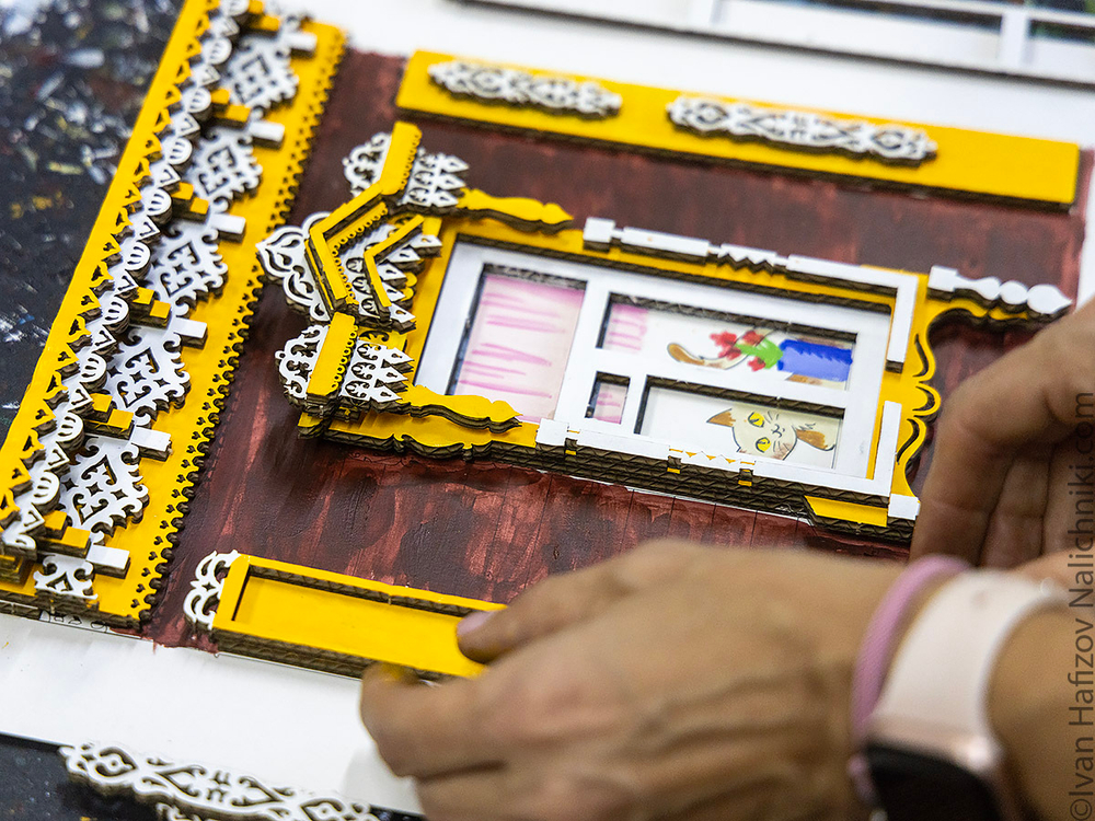 Набор из 12 сборных моделей наличников из картона