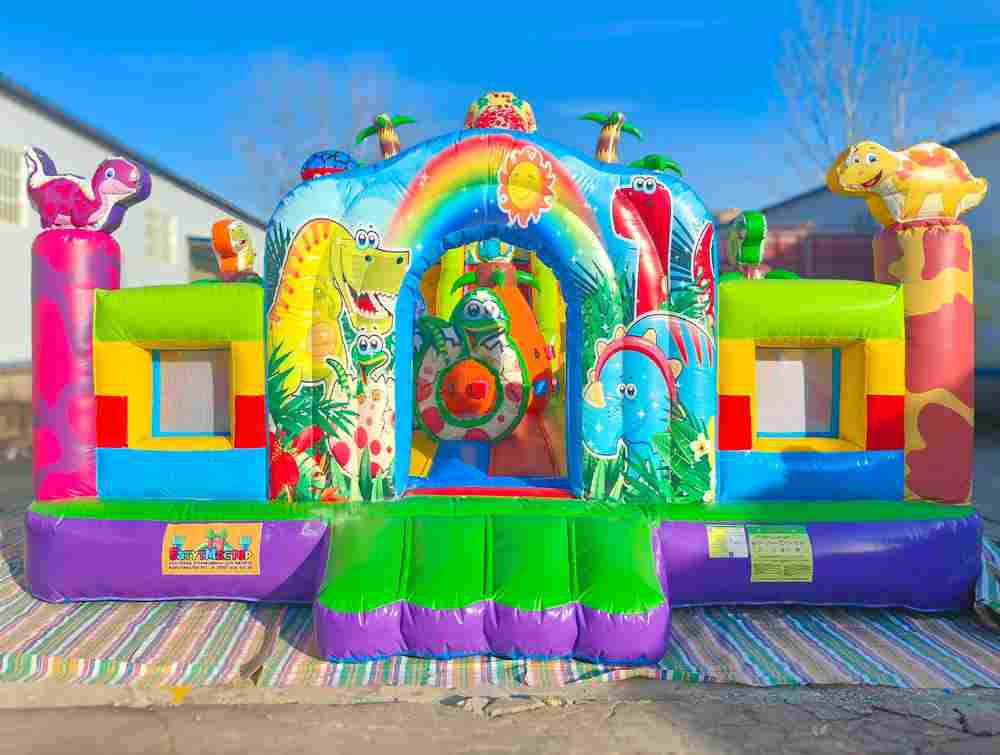 Коммерческий надувной батут «Хамелеон и динозавры Ультра 2» 12*6*6 м