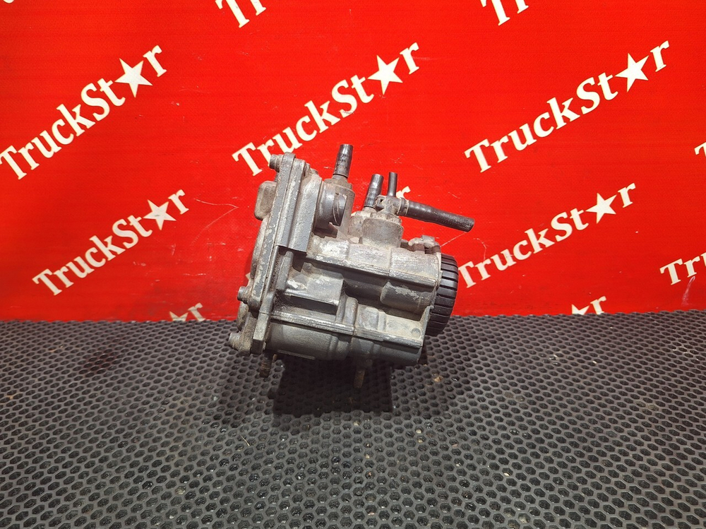 Кран управления тормозами прицепа 2018г