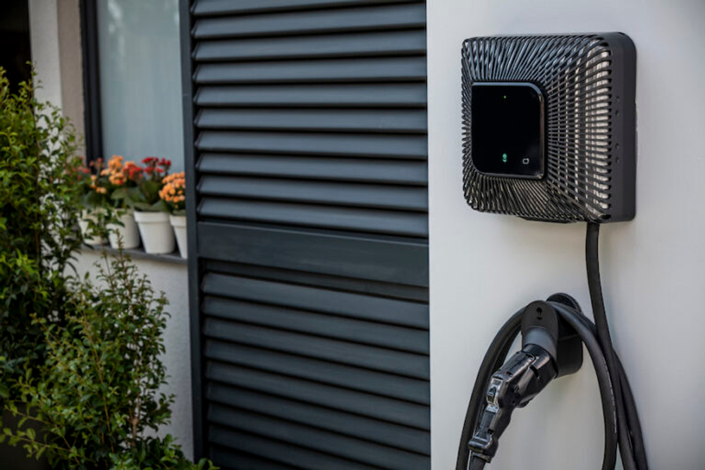 Зарядная станция Wallbox QUASAR ( 7.4 кВт, c кабелем CHAdeMO 5 м)