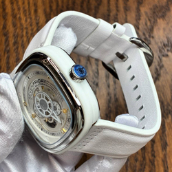 Часы мужские Sevenfriday