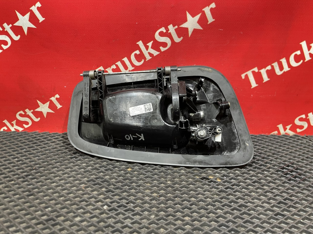 Ручка двери наружная левая 2023г.