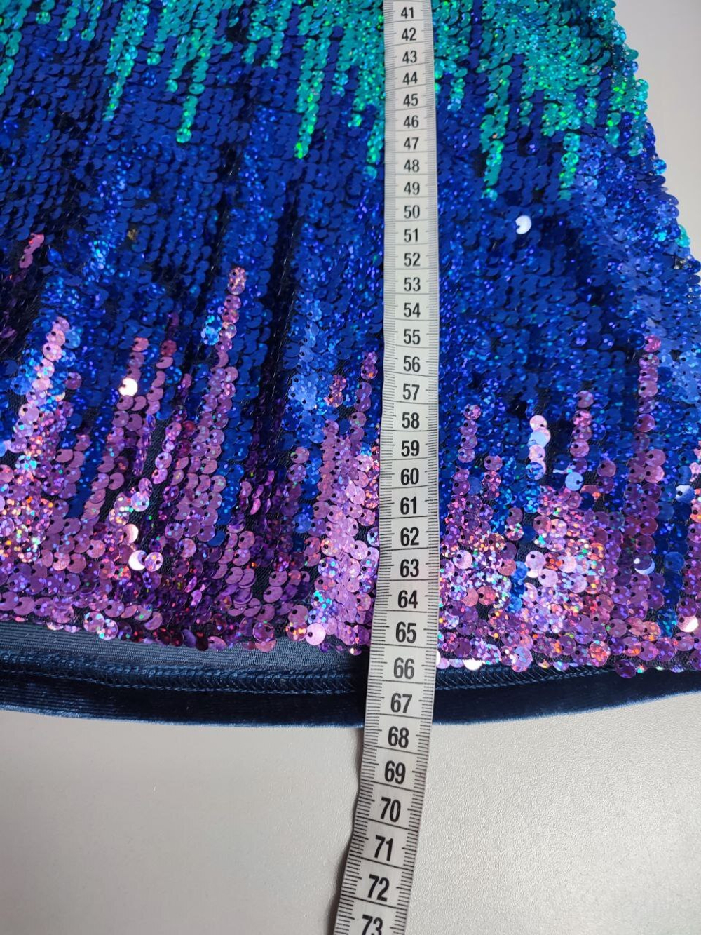 Платье Acoola яркое с пайетками на 11 лет