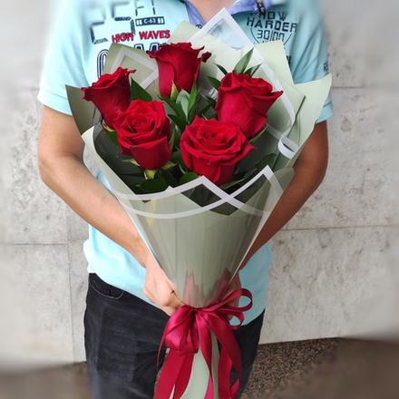 Букет из 5 роз сорта "Эксплорер" (Эквадор 60 см)