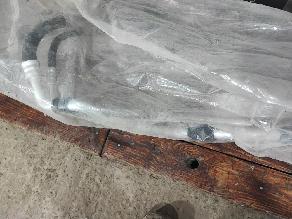 Трубка кондиционeрa Kia Sportage 4 16-22 Новая Оригинал 97775F1430