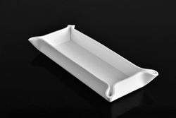 белый кожаный удлиненный лоток