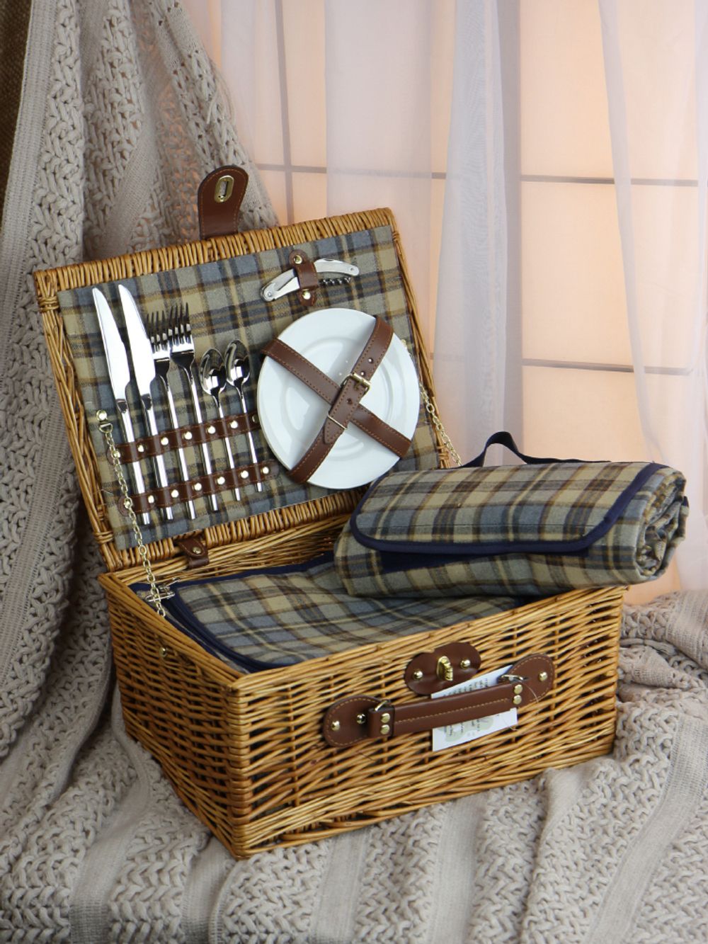 HOLYDAY BASKET Набор для пикника с термосумкой и пледом на 2 персоны