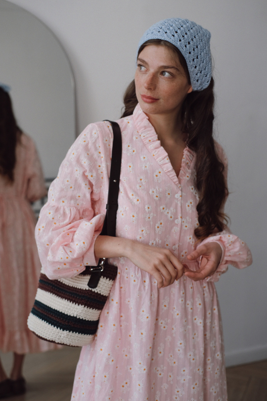 Платье "Рюши" из ажурного хлопка "Ромашки на розовом"