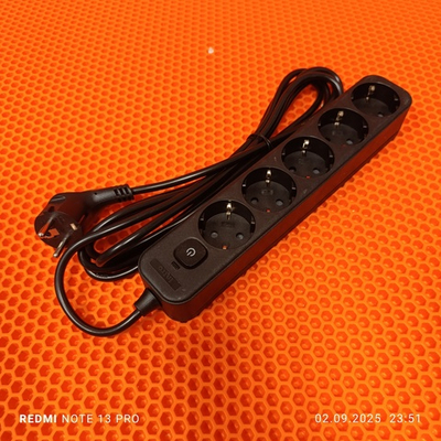 Сетевой фильтр Intro SFE530-B 5 розеток 10А 2200W черный 3 м