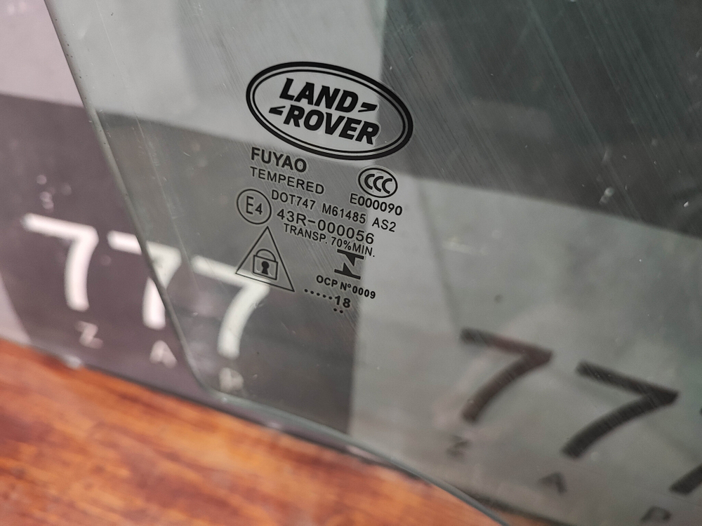 Стекло переднее правое двойное LR Discovery 5 L462 17-нв Б/У Оригинал LR082922