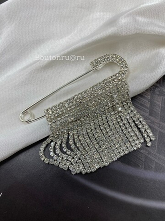 Брошь серебристая "Булавка" со стразовой бахромой
