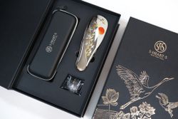 S-HEART-S Подарочный набор с расческой Scalp Brush MAKIE LIMITED EDITION (Цвет: Серебро)