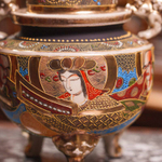 Антикварная ваза-курильница (кодоро) в стиле Сацума