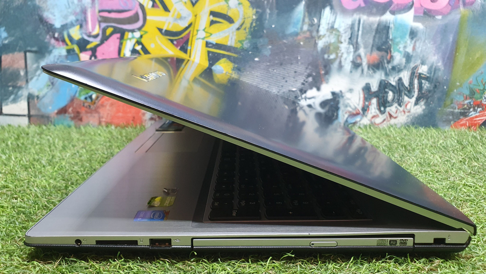 Ноутбук Lenovo i5/6Gb/GT 820M 2Gb/FHD