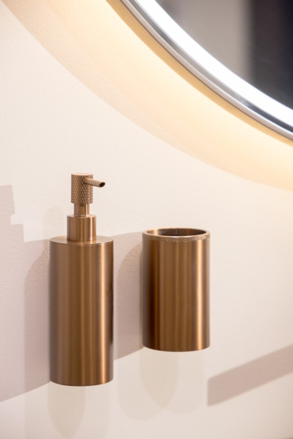 Настенный дозатор UNO BRUSHED BRONZE