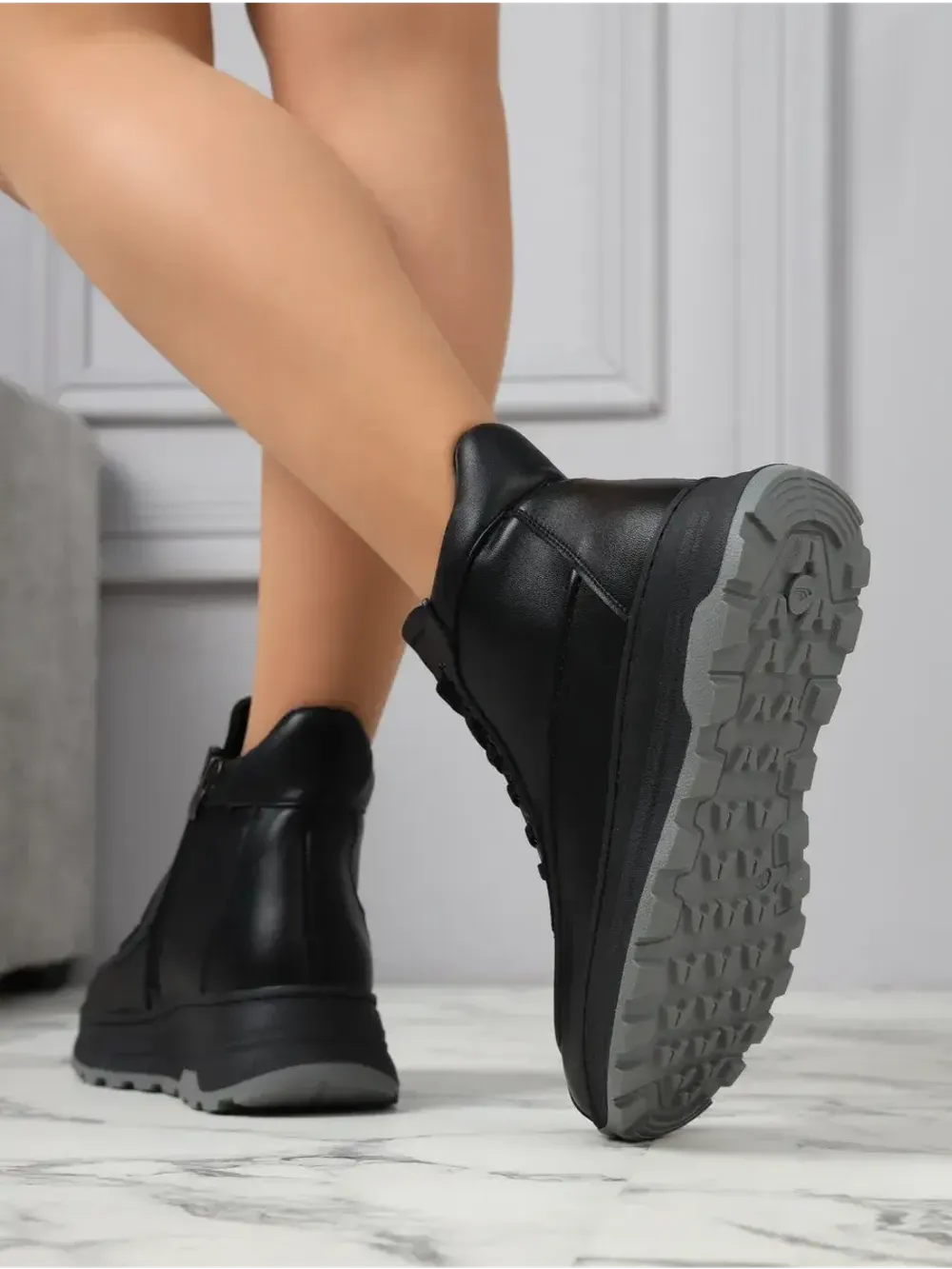 Кроссовки зимние