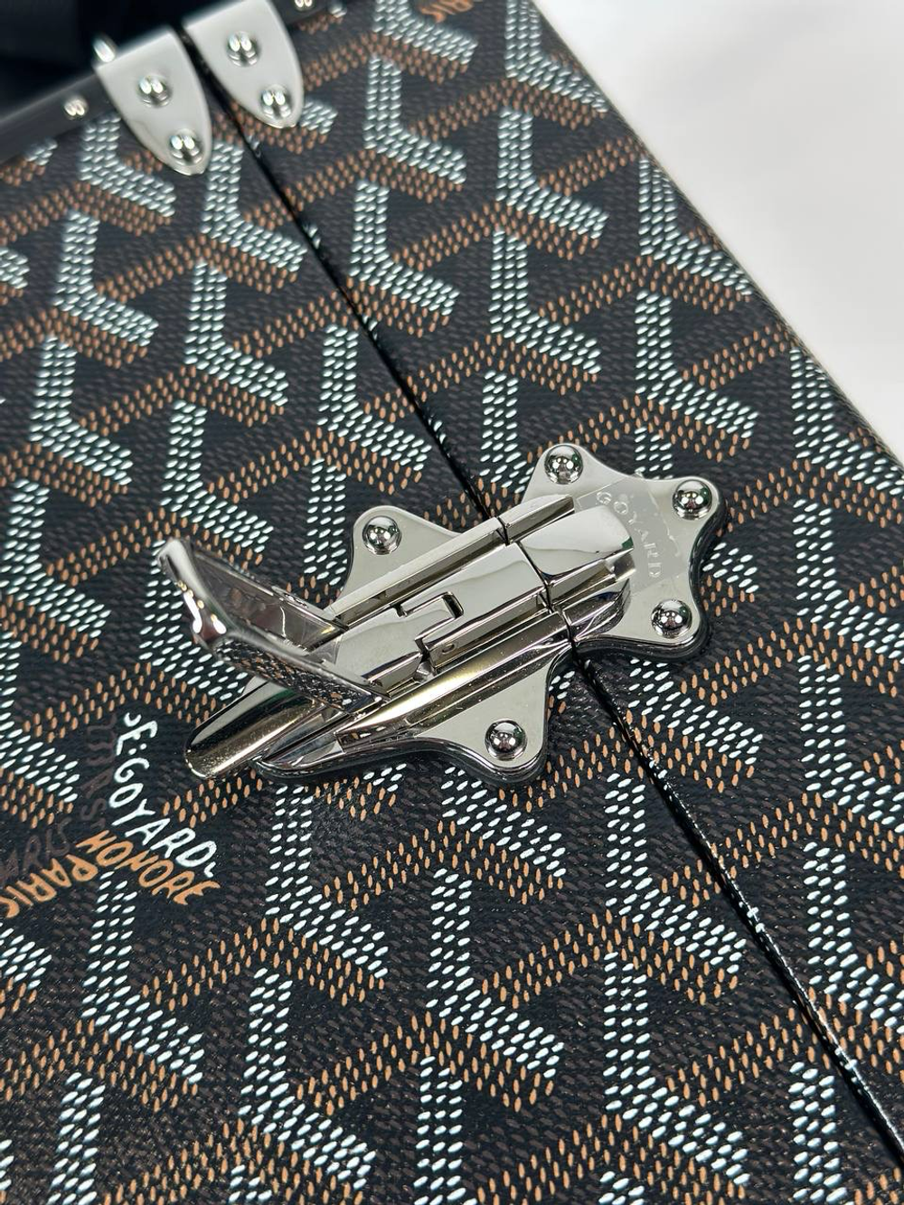 Мессенджер сундук Goyard
