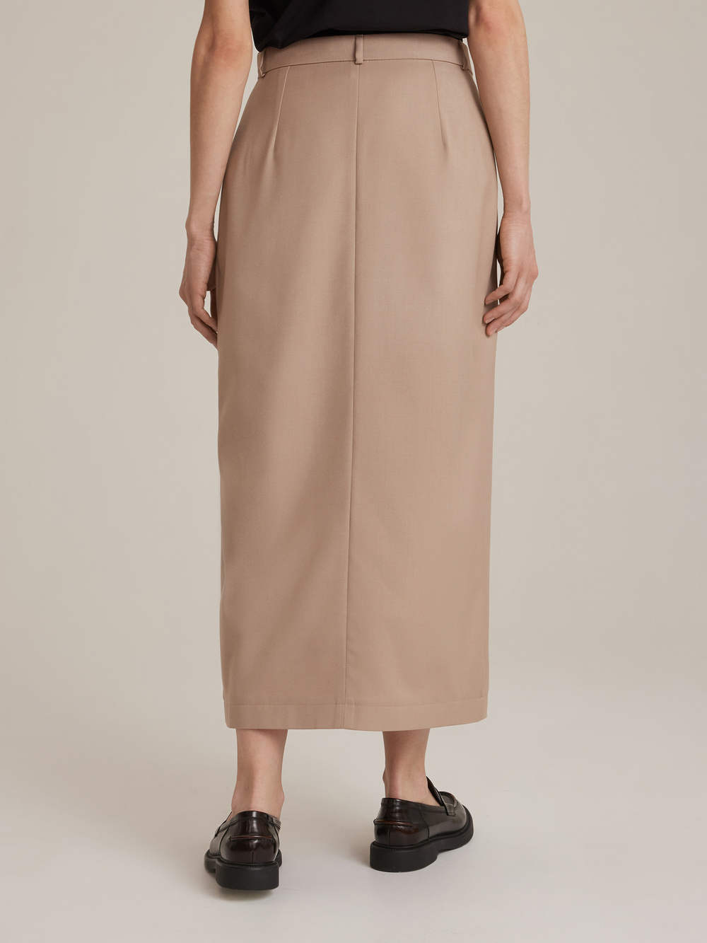Юбка миди прямого кроя бежевая