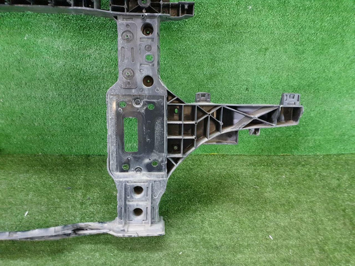 Телевизор Genesis GV70 (2020-н.в.)